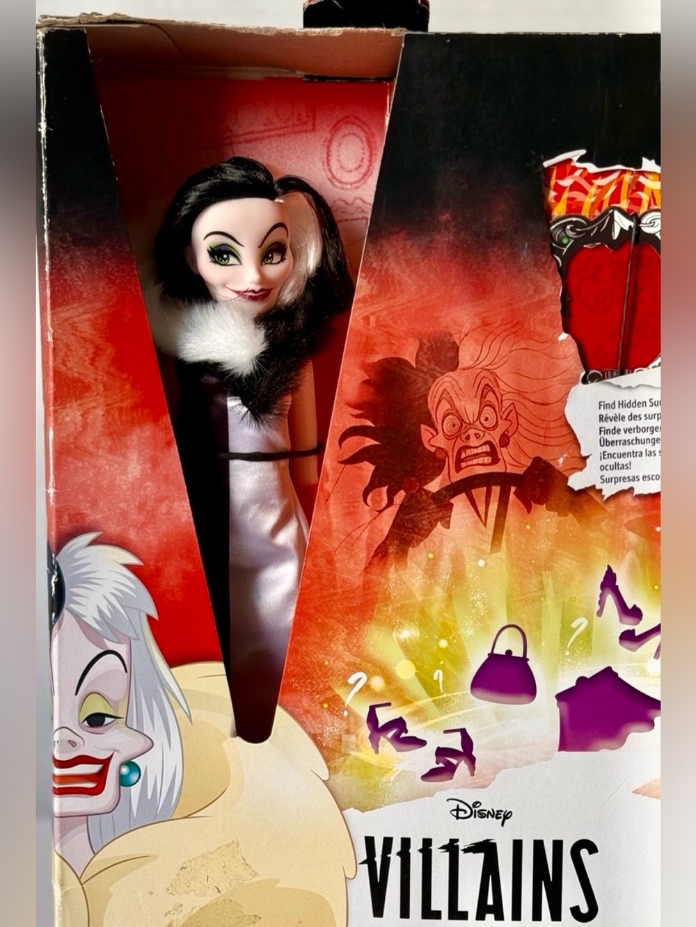 DISNEY - VILLAINS COLLECTION - CRUELLA DE VIL DOLL - NIB - Picture 2 of 8